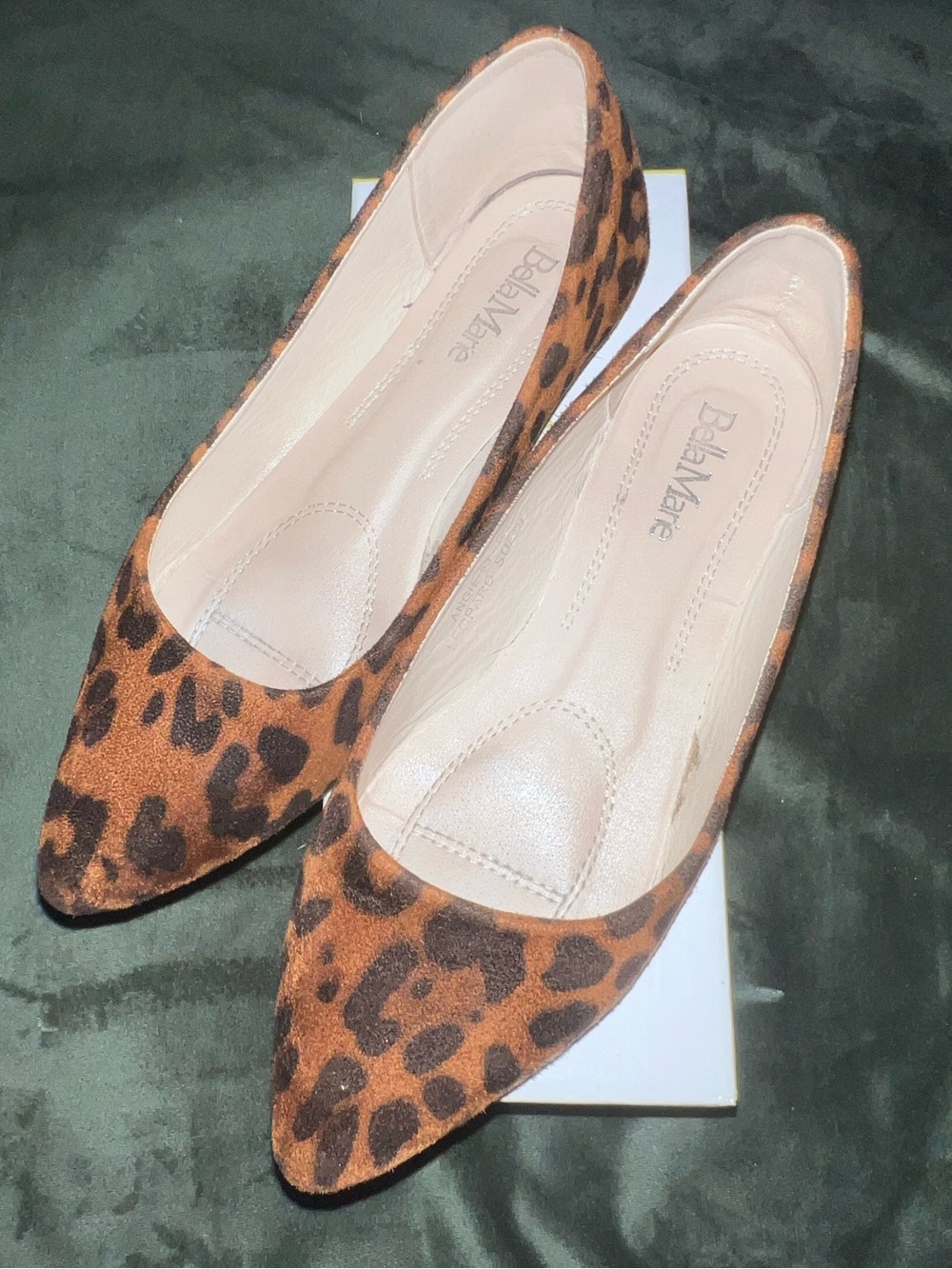 Size 7 Leopard-Print Pointed Flats in Brown and Black